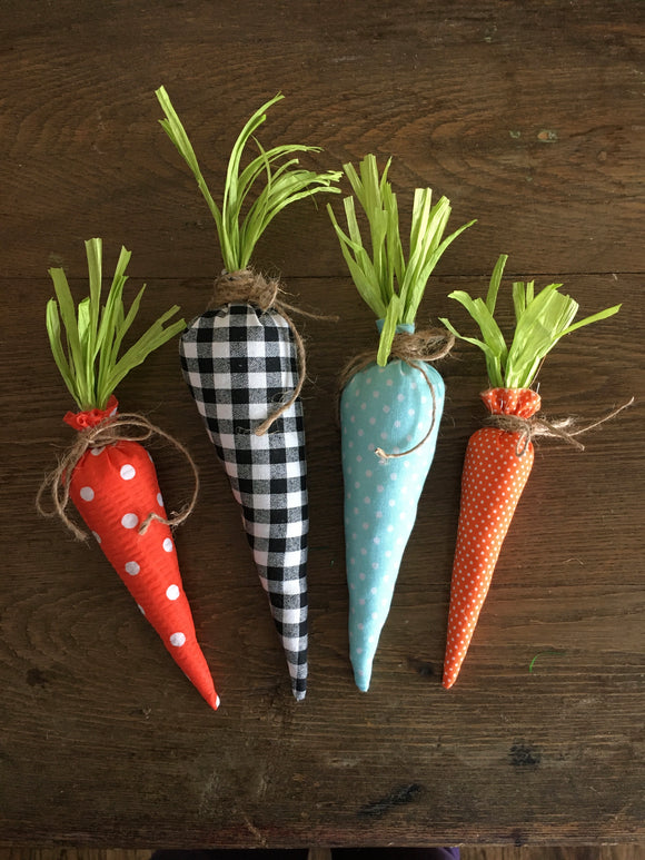 Set of 4 Carrots